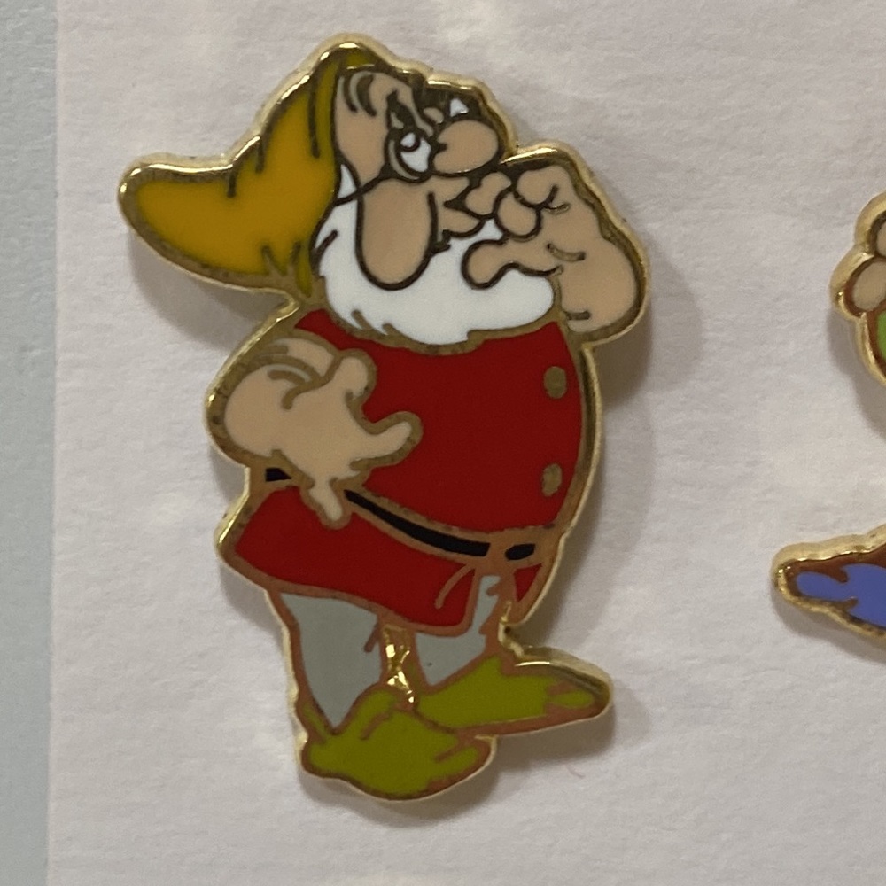 SNOW WHITE DISNEY PIN COMBO - Picture 9 of 16